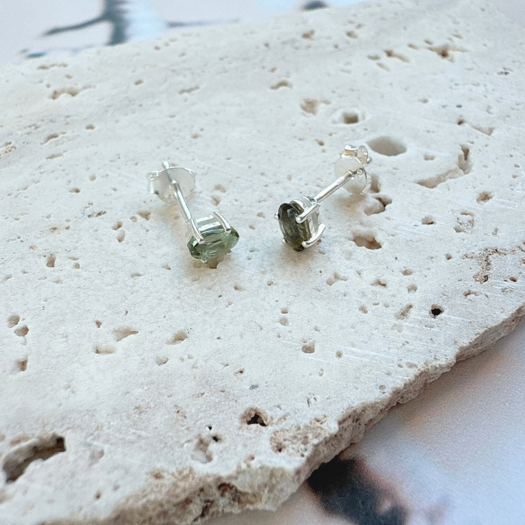 MOLDAVITE STUDS FACETED