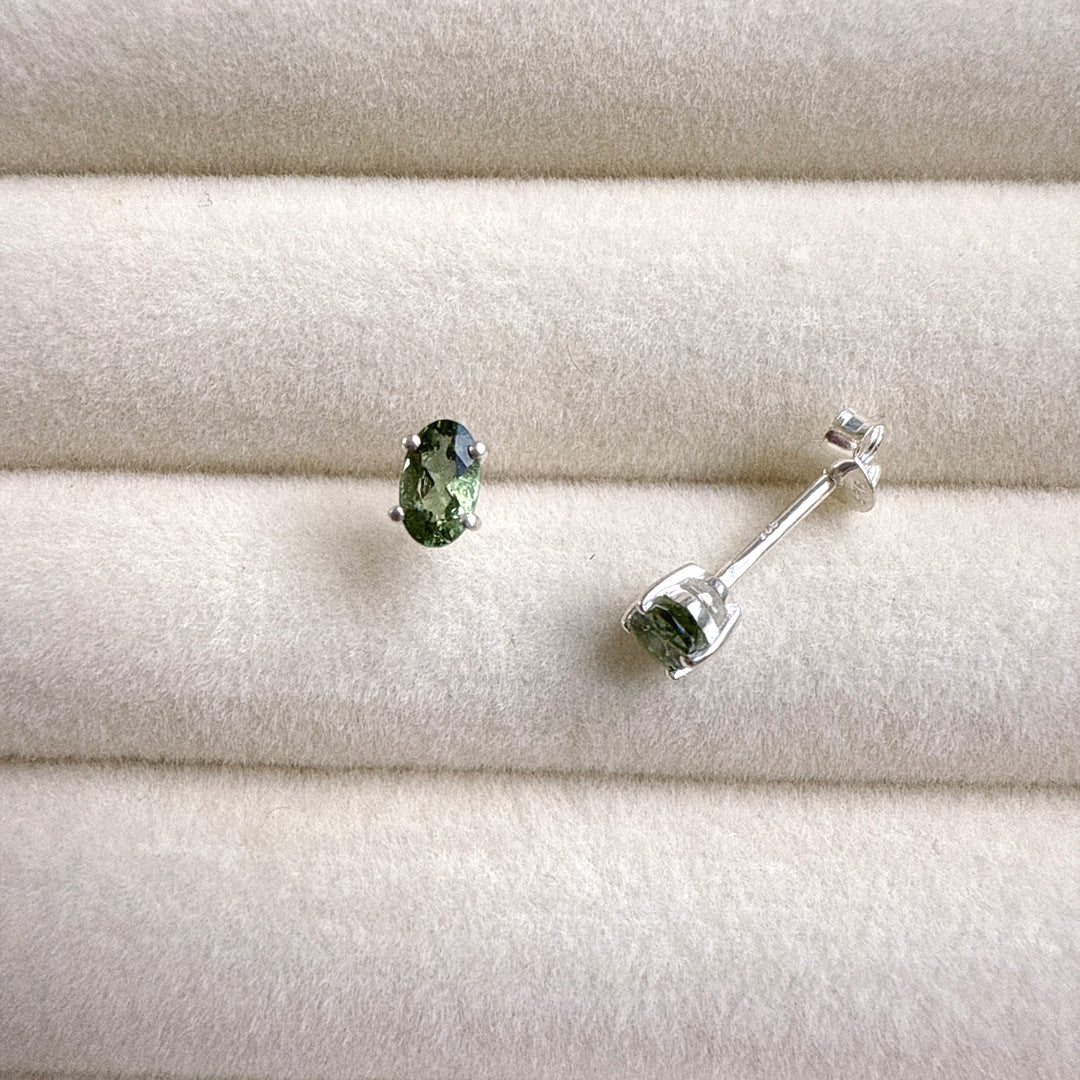 MOLDAVITE STUDS FACETED