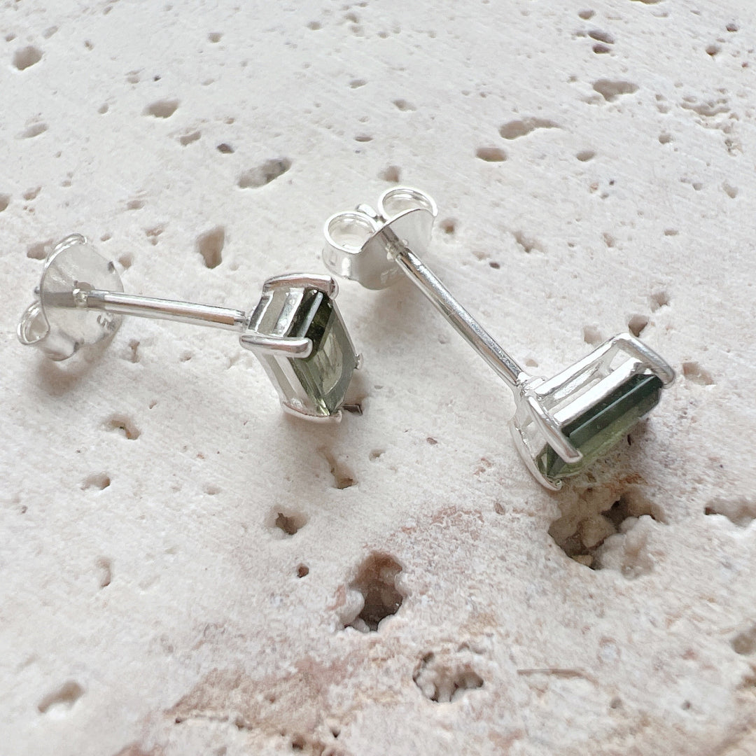 MOLDAVITE STUDS FACETED
