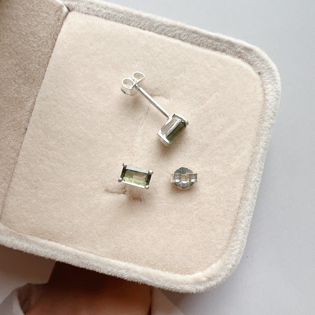 MOLDAVITE STUDS FACETED