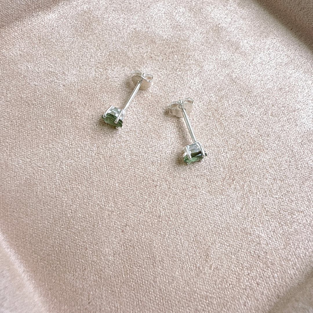 MOLDAVITE STUDS FACETED