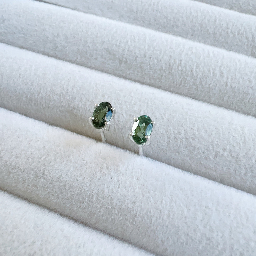 MOLDAVITE STUDS FACETED