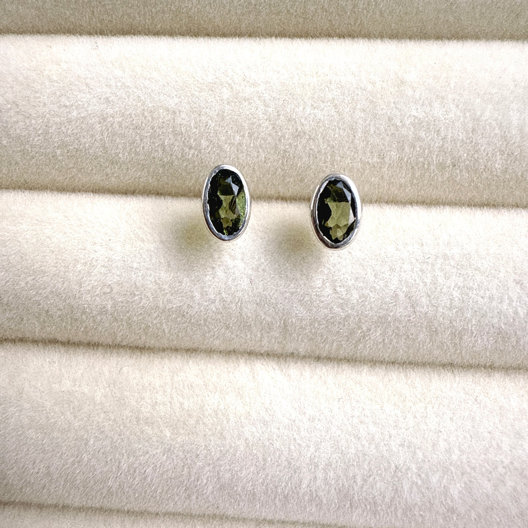 MOLDAVITE STUDS FACETED